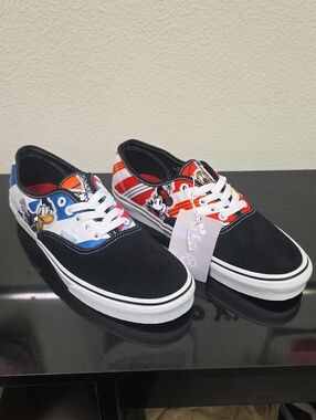 Vans x Disney 100 Authentic OG Family Men’s 9 Women’s 10.5 New